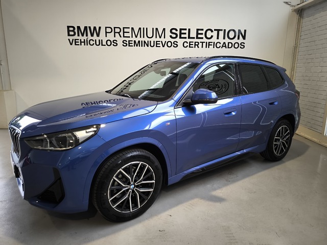 BMW X1 sDrive20d color Azul. Año 2024. 120KW(163CV). Diésel. En concesionario Lurauto Gipuzkoa de Guipuzcoa