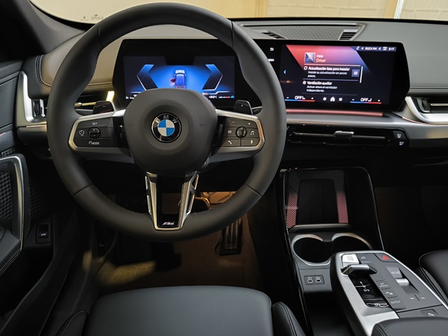 BMW X1 sDrive20d color Azul. Año 2024. 120KW(163CV). Diésel. En concesionario Lurauto Gipuzkoa de Guipuzcoa