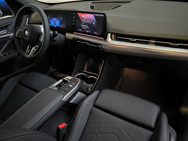 BMW X1 sDrive20d color Azul. Año 2024. 120KW(163CV). Diésel. En concesionario Lurauto Gipuzkoa de Guipuzcoa
