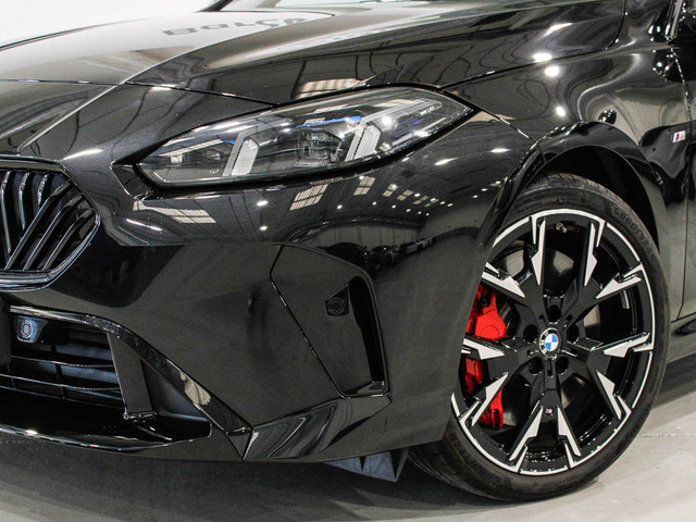 BMW Serie 1 118d color Negro. Año 2025. 110KW(150CV). Diésel. En concesionario Barcelona Premium -- GRAN VIA de Barcelona