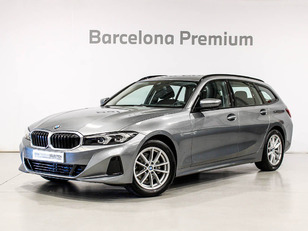 Fotos de BMW Serie 3 318d Touring color Gris. Año 2025. 110KW(150CV). Diésel. En concesionario Barcelona Premium -- GRAN VIA de Barcelona
