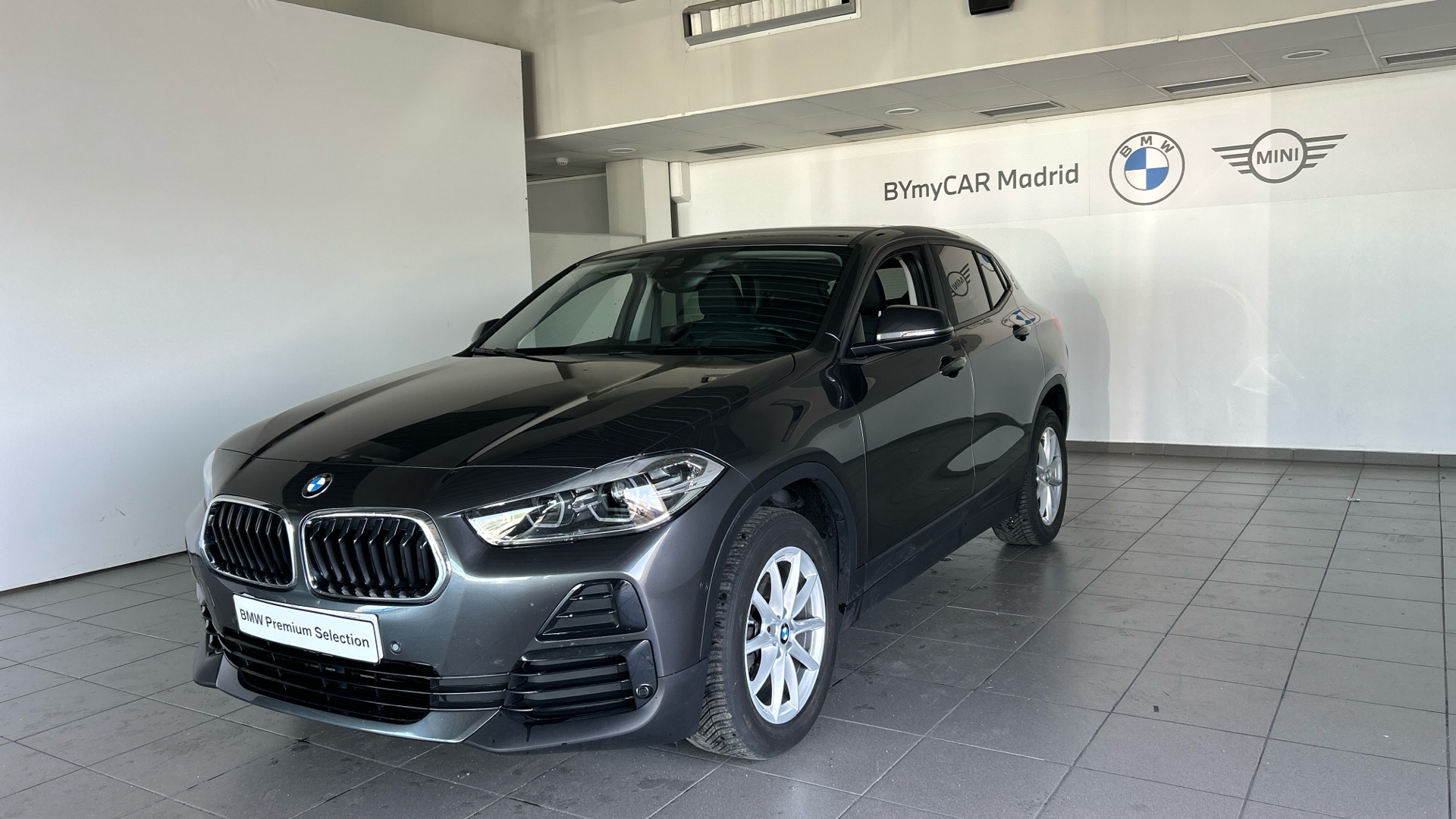 BMW X2 sDrive18d color Gris. Año 2021. 110KW(150CV). Diésel. En concesionario BYmyCAR Madrid - Alcalá de Madrid