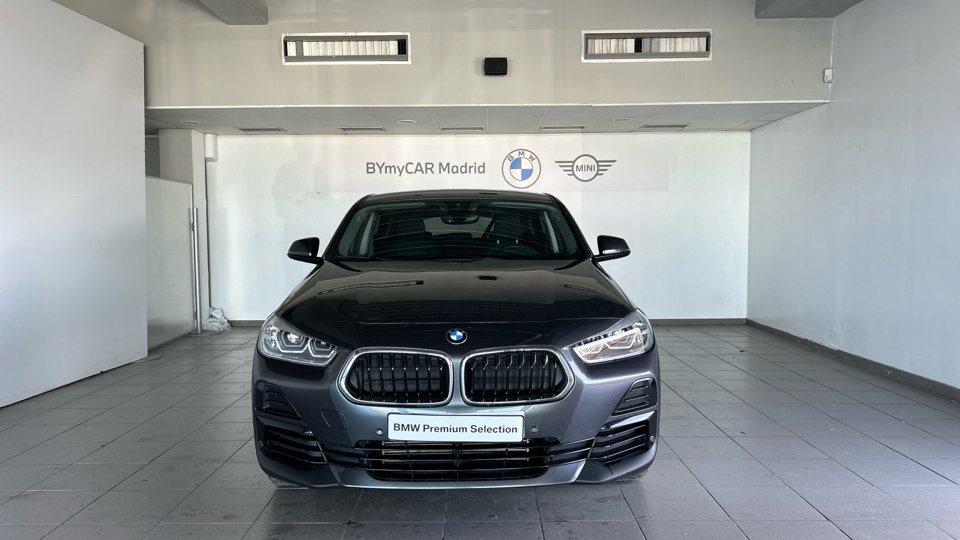 BMW X2 sDrive18d color Gris. Año 2021. 110KW(150CV). Diésel. En concesionario BYmyCAR Madrid - Alcalá de Madrid