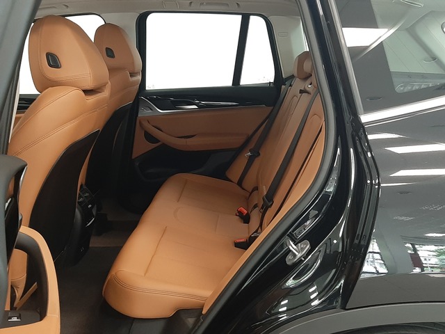 BMW X3 sDrive18d color Negro. Año 2023. 110KW(150CV). Diésel. En concesionario Automoviles Bertolin S.L. de Valencia