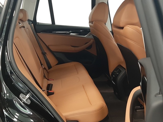 BMW X3 sDrive18d color Negro. Año 2023. 110KW(150CV). Diésel. En concesionario Automoviles Bertolin S.L. de Valencia