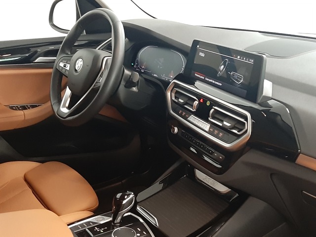 BMW X3 sDrive18d color Negro. Año 2023. 110KW(150CV). Diésel. En concesionario Automoviles Bertolin S.L. de Valencia