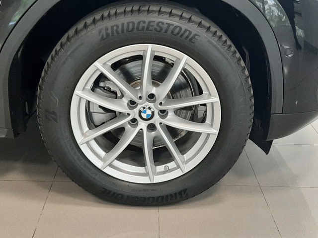 BMW X3 sDrive18d color Negro. Año 2023. 110KW(150CV). Diésel. En concesionario Automoviles Bertolin S.L. de Valencia