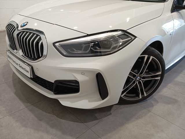 BMW Serie 1 118d color Blanco. Año 2021. 110KW(150CV). Diésel. En concesionario Motor Munich - Terrassa - VO de Barcelona