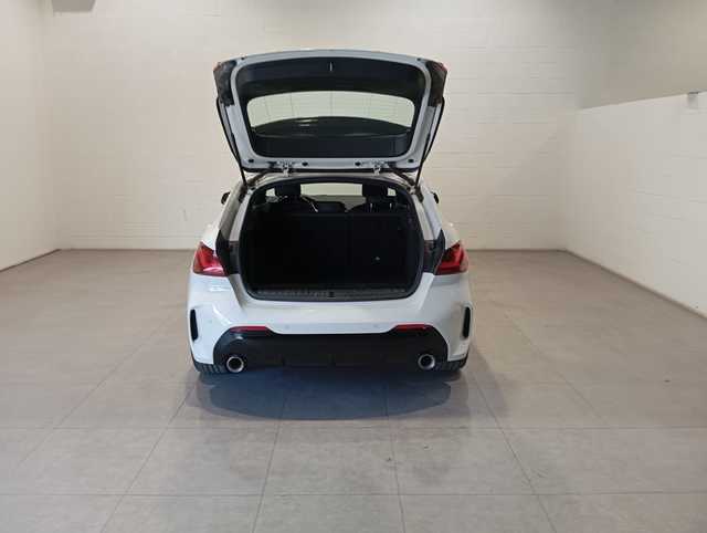 BMW Serie 1 118d color Blanco. Año 2021. 110KW(150CV). Diésel. En concesionario Motor Munich - Terrassa - VO de Barcelona