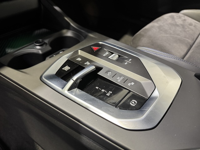 BMW Serie 1 118d color Gris. Año 2024. 110KW(150CV). Diésel. En concesionario Motor Munich - Terrassa - VO de Barcelona