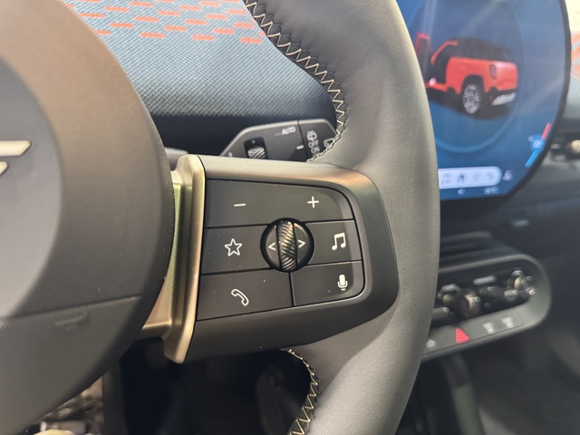 fotoG 12 del MINI MINI Aceman SE 160 kW (218 CV) 218cv Eléctrico del 2024 en Barcelona