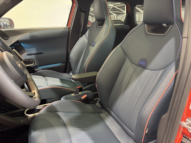 fotoG 21 del MINI MINI Aceman SE 160 kW (218 CV) 218cv Eléctrico del 2024 en Barcelona