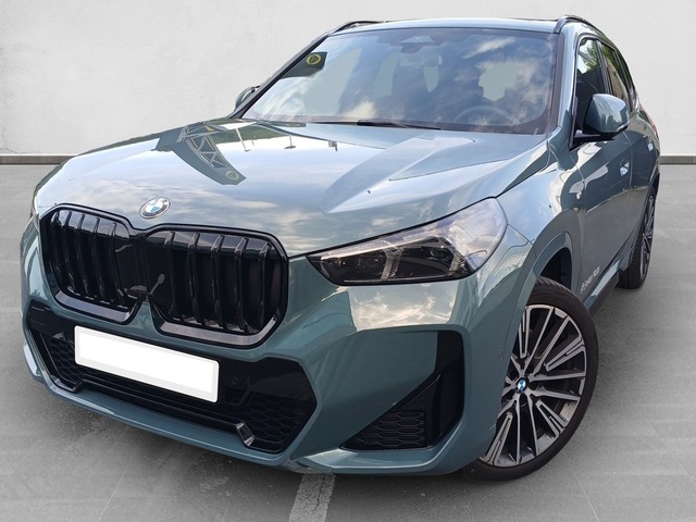 BMW X1 sDrive18d color Verde. Año 2025. 110KW(150CV). Diésel. En concesionario Enekuri Motor de Vizcaya