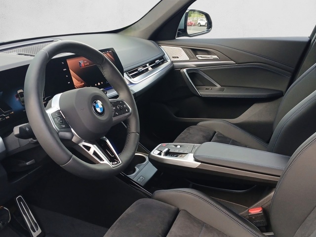 BMW X1 sDrive18d color Verde. Año 2025. 110KW(150CV). Diésel. En concesionario Enekuri Motor de Vizcaya