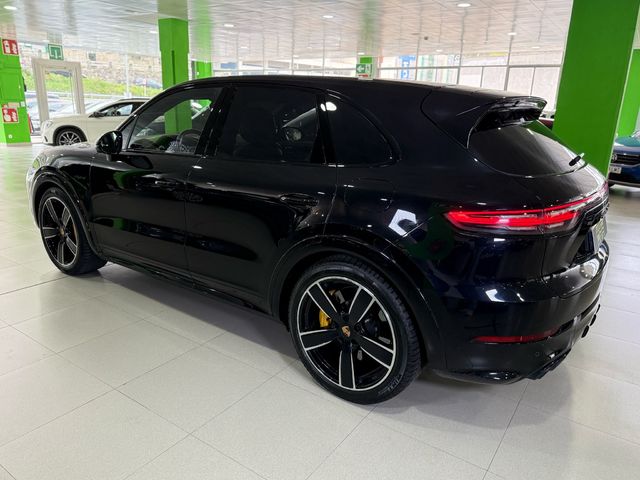Porsche Cayenne Turbo S E-Hybrid 500 kW (680 CV)
