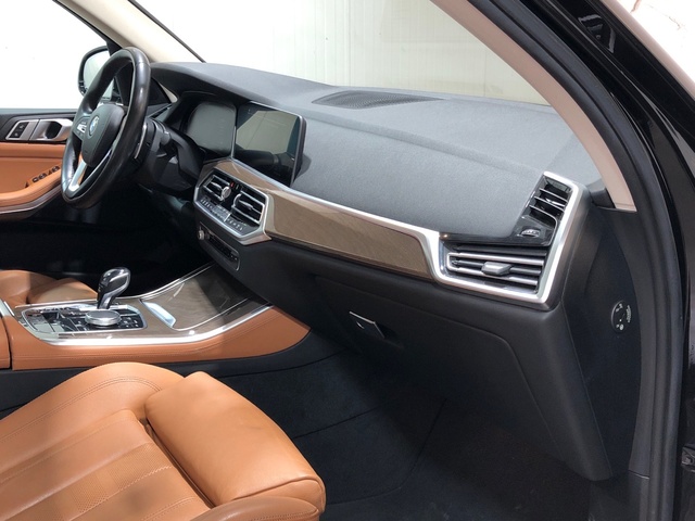 BMW X5 xDrive30d color Negro. Año 2020. 195KW(265CV). Diésel. En concesionario Movilnorte El Carralero de Madrid