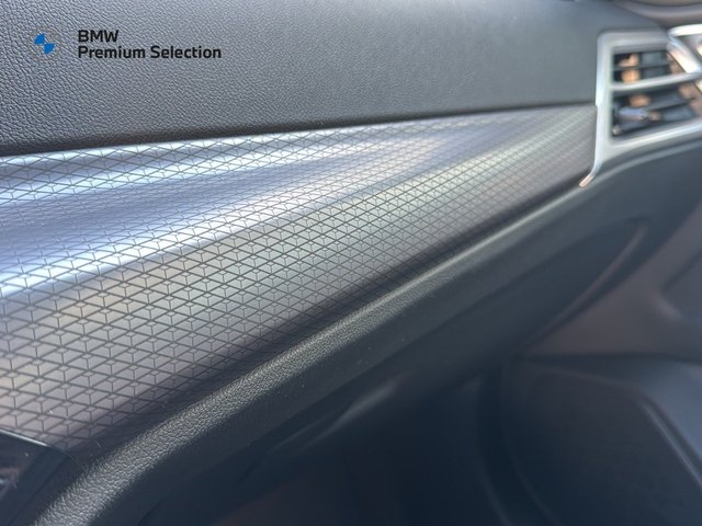 BMW i4 eDrive40 color Blanco. Año 2025. 250KW(340CV). Eléctrico. En concesionario Ceres Motor S.L. de Cáceres