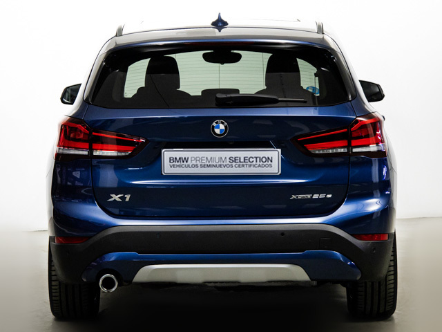 BMW X1 xDrive25e color Naranja. Año 2021. 162KW(220CV). Híbrido Electro/Gasolina. En concesionario BMW Fuenteolid Valladolid de Valladolid