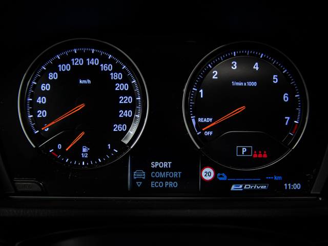 BMW X1 xDrive25e color Naranja. Año 2021. 162KW(220CV). Híbrido Electro/Gasolina. En concesionario BMW Fuenteolid Valladolid de Valladolid