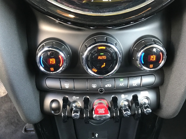 fotoG 18 del MINI MINI 3 Puertas Cooper 100 kW (136 CV) 136cv Gasolina del 2023 en Pontevedra
