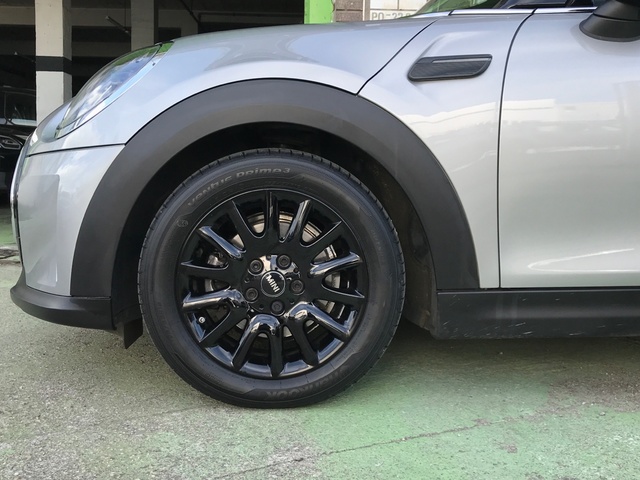 fotoG 28 del MINI MINI 3 Puertas Cooper 100 kW (136 CV) 136cv Gasolina del 2023 en Pontevedra