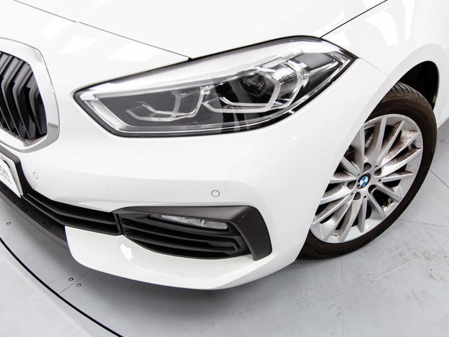BMW Serie 1 118d color Blanco. Año 2020. 110KW(150CV). Diésel. En concesionario Móvil Begar Alicante de Alicante