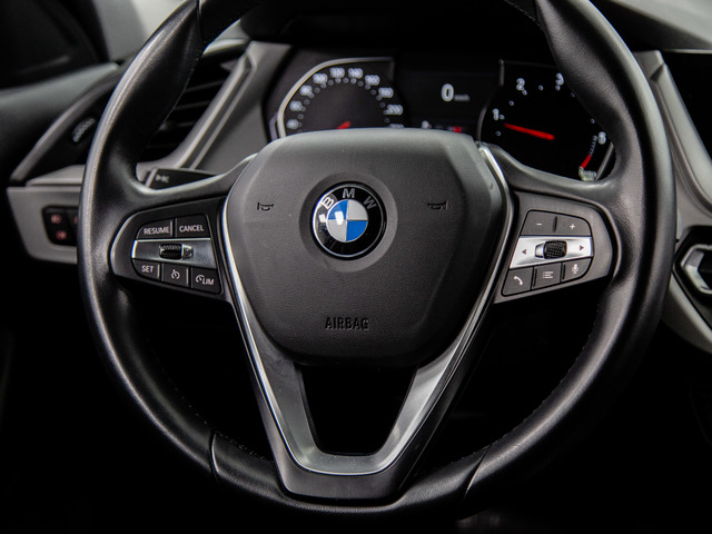 BMW Serie 1 118d color Blanco. Año 2020. 110KW(150CV). Diésel. En concesionario Móvil Begar Alicante de Alicante