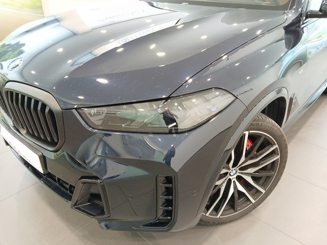 BMW X5 xDrive30d color Negro. Año 2025. 219KW(298CV). Diésel. En concesionario Enekuri Motor de Vizcaya