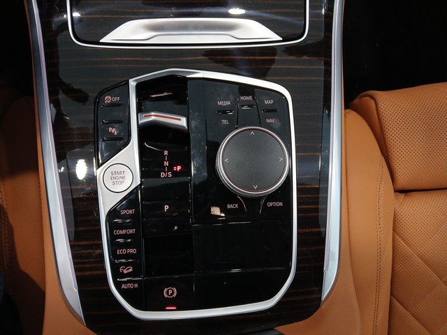BMW X5 xDrive30d color Negro. Año 2025. 219KW(298CV). Diésel. En concesionario Enekuri Motor de Vizcaya
