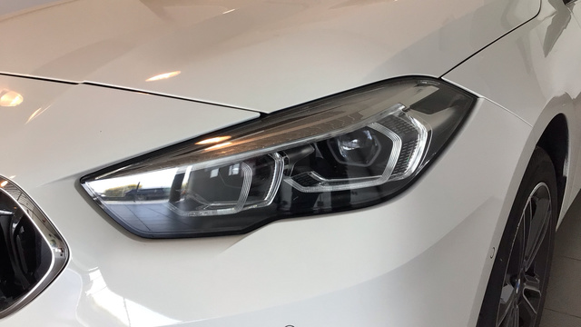 BMW Serie 2 218i Gran Coupe color Blanco. Año 2024. 103KW(140CV). Gasolina. En concesionario BYmyCAR Madrid - Alcalá de Madrid