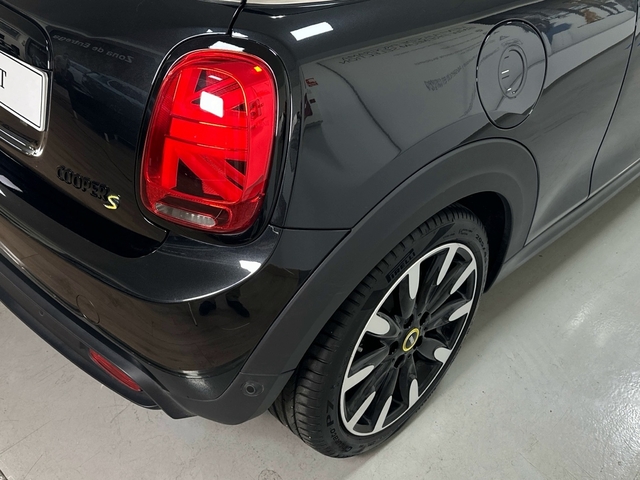 fotoG 12 del MINI MINI 3 Puertas Cooper SE 135 kW (184 CV) 184cv Eléctrico del 2023 en Asturias