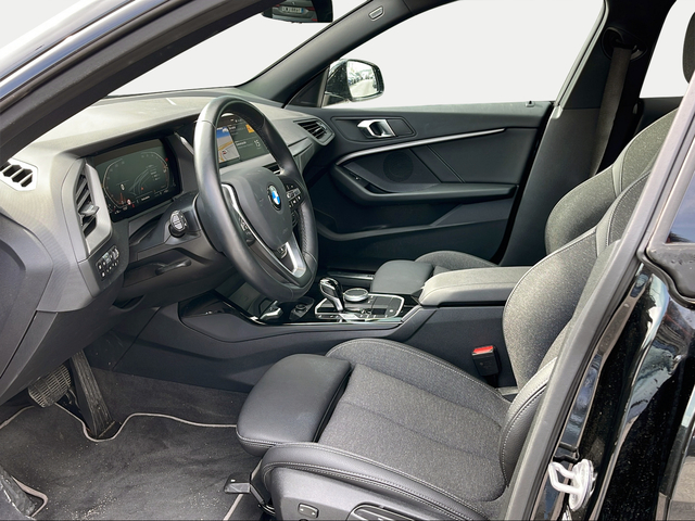BMW Serie 2 218d Gran Coupe color Negro. Año 2024. 110KW(150CV). Diésel. En concesionario Carteya Motor | Campo de Gibraltar de Cádiz