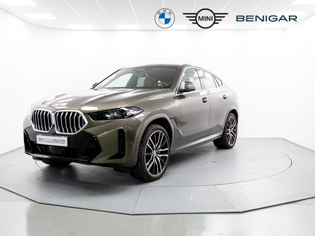 BMW X6 xDrive30d color Marrón. Año 2024. 210KW(286CV). Diésel. En concesionario Movil Begar Alcoy de Alicante