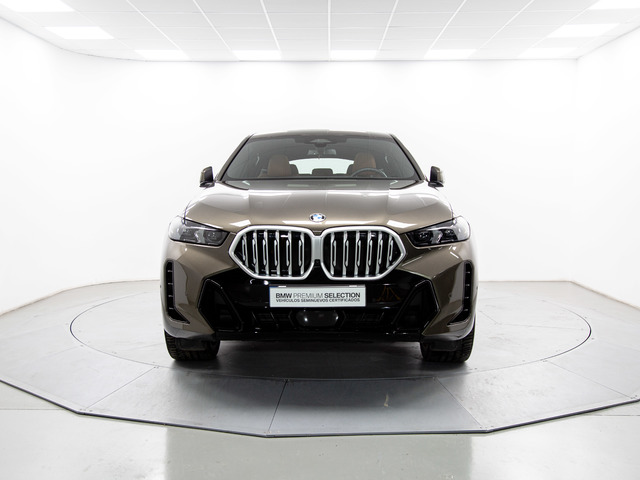 BMW X6 xDrive30d color Marrón. Año 2024. 210KW(286CV). Diésel. En concesionario Movil Begar Alcoy de Alicante