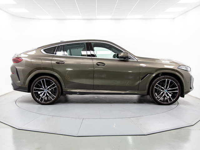 BMW X6 xDrive30d color Marrón. Año 2024. 210KW(286CV). Diésel. En concesionario Movil Begar Alcoy de Alicante