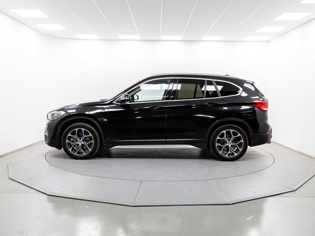 BMW X1 xDrive25e color Negro. Año 2022. 162KW(220CV). Híbrido Electro/Gasolina. En concesionario Móvil Begar Alicante de Alicante