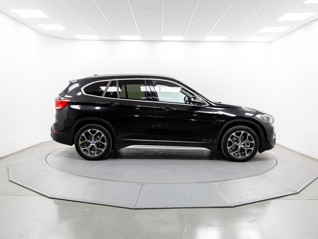 BMW X1 xDrive25e color Negro. Año 2022. 162KW(220CV). Híbrido Electro/Gasolina. En concesionario Móvil Begar Alicante de Alicante