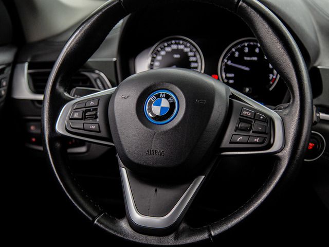 BMW X1 xDrive25e color Negro. Año 2022. 162KW(220CV). Híbrido Electro/Gasolina. En concesionario Móvil Begar Alicante de Alicante