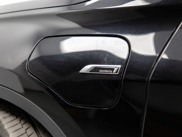 BMW X1 xDrive25e color Negro. Año 2022. 162KW(220CV). Híbrido Electro/Gasolina. En concesionario Móvil Begar Alicante de Alicante