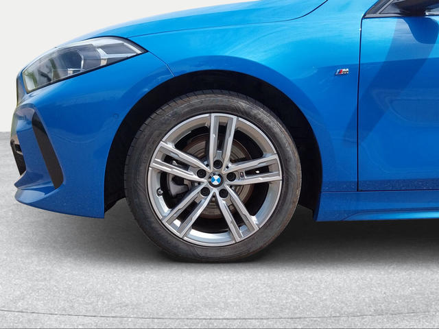 BMW Serie 1 118d color Azul. Año 2024. 110KW(150CV). Diésel. En concesionario San Rafael Motor, S.L. de Córdoba