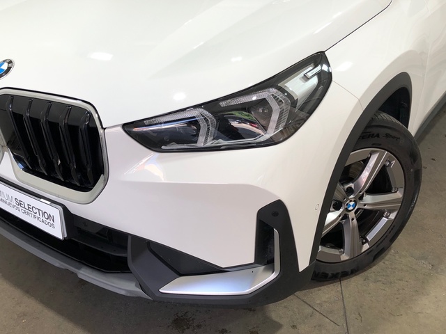 BMW X1 sDrive18d color Blanco. Año 2024. 110KW(150CV). Diésel. En concesionario Movilnorte El Plantio de Madrid