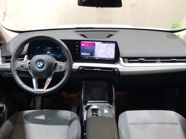BMW X1 sDrive18d color Blanco. Año 2024. 110KW(150CV). Diésel. En concesionario Movilnorte El Plantio de Madrid