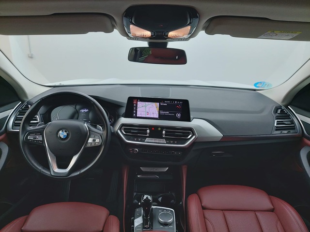 BMW X4 xDrive20i color Blanco. Año 2022. 135KW(184CV). Gasolina. En concesionario Augusta Aragon S.A. de Zaragoza