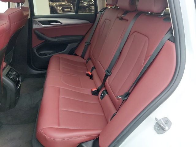 BMW X4 xDrive20i color Blanco. Año 2022. 135KW(184CV). Gasolina. En concesionario Augusta Aragon S.A. de Zaragoza