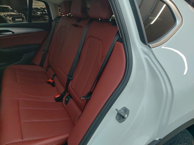 BMW X4 xDrive20i color Blanco. Año 2022. 135KW(184CV). Gasolina. En concesionario Augusta Aragon S.A. de Zaragoza