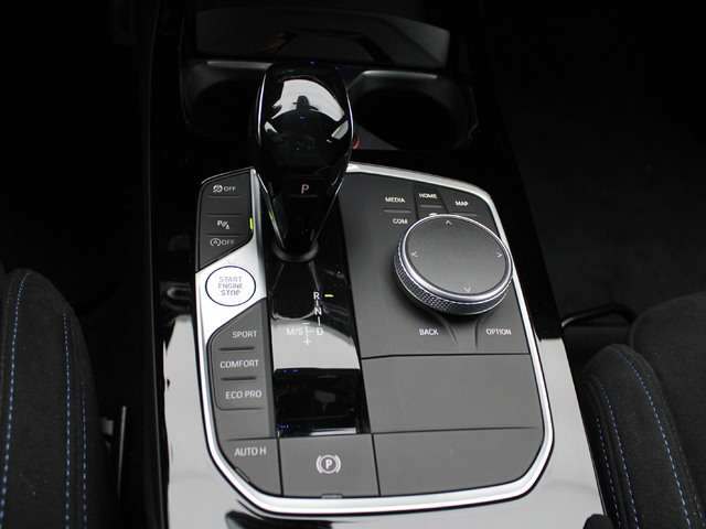 BMW Serie 2 218d Gran Coupe color Azul. Año 2021. 110KW(150CV). Diésel. En concesionario Augusta Aragon S.A. de Zaragoza