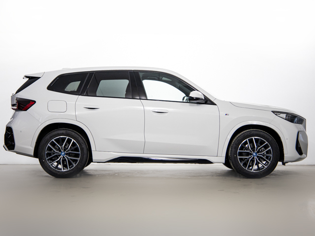 BMW iX1 eDrive20 color Blanco. Año 2025. 150KW(204CV). Eléctrico. En concesionario BMW Fuenteolid Valladolid de Valladolid
