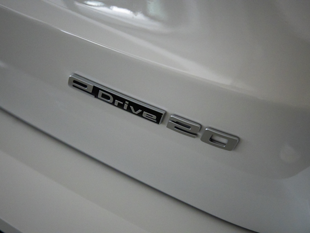 BMW iX1 eDrive20 color Blanco. Año 2025. 150KW(204CV). Eléctrico. En concesionario BMW Fuenteolid Valladolid de Valladolid