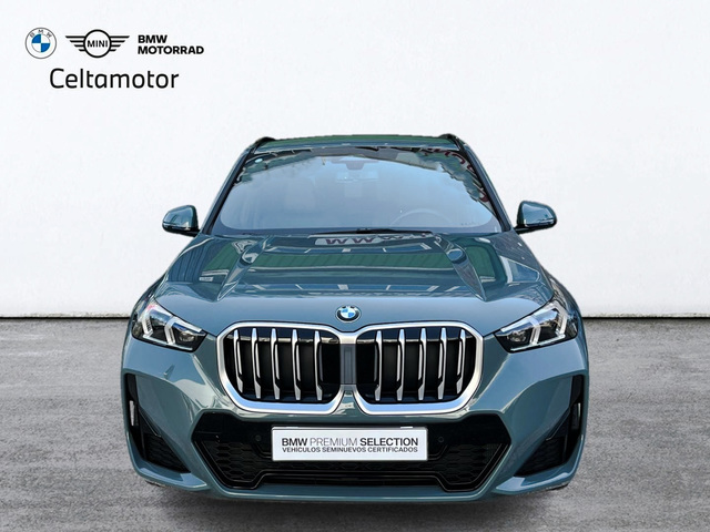 BMW X1 sDrive18d color Verde. Año 2024. 110KW(150CV). Diésel. En concesionario Celtamotor Vigo de Pontevedra