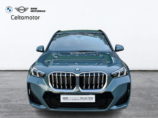 Fotos de BMW X1 sDrive18d color Verde. Año 2024. 110KW(150CV). Diésel. En concesionario Celtamotor Vigo de Pontevedra